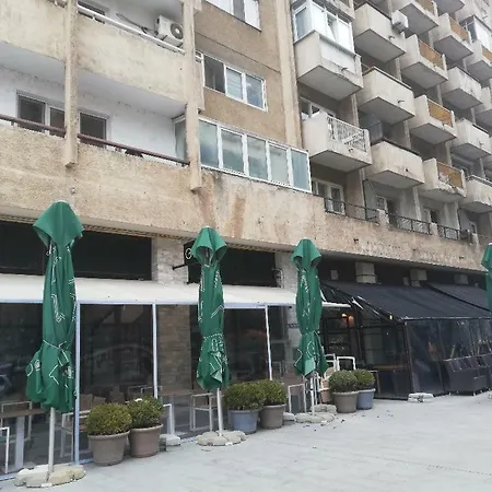 Universitate Apartment *